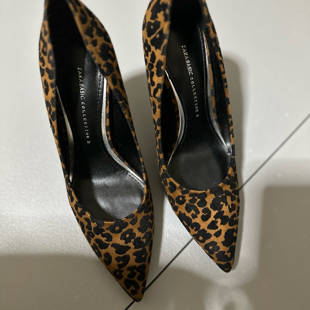 Size 8 Zara cheetah print high heel shoes